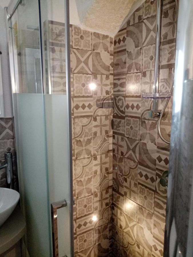 Studio Flat In White City 오스투니 외부 사진